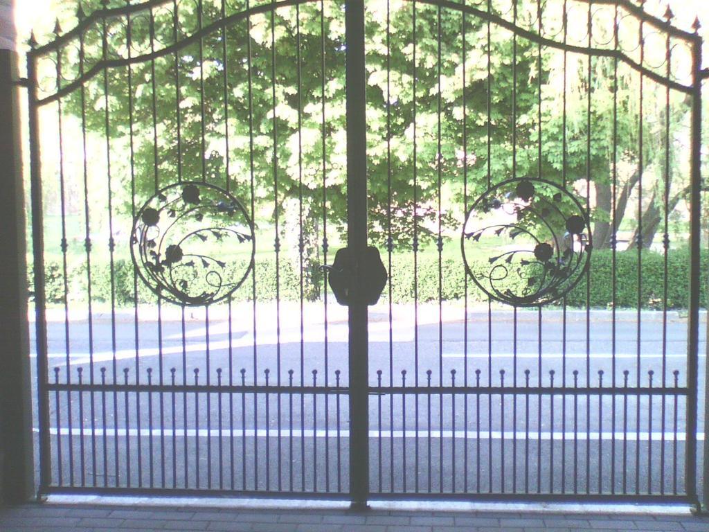 Bastya Apartmanhaz シャールヴァール エクステリア 写真