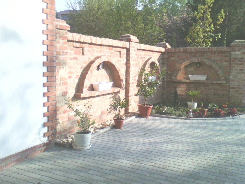 Bastya Apartmanhaz シャールヴァール エクステリア 写真