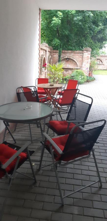 Bastya Apartmanhaz シャールヴァール エクステリア 写真